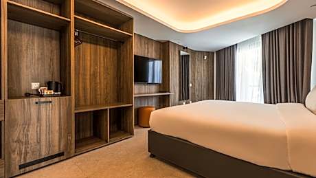 Executive Sea View Suite with Hot Tub