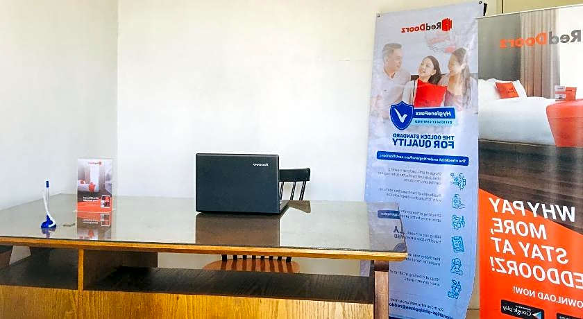 RedDoorz @ El Cuarto SRP Talisay