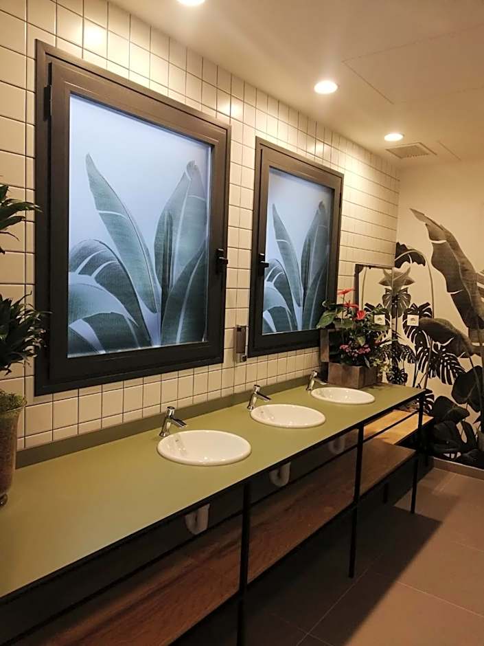 VTZ The Botanic Hostel