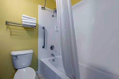 1 King Bed, Suite, Nonsmoking