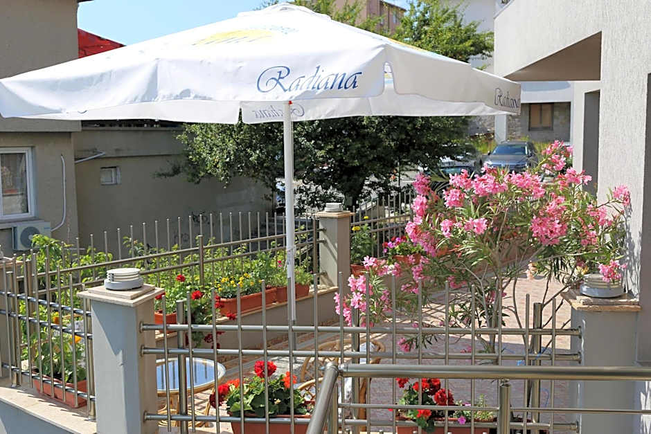 Family Hotel Radiana