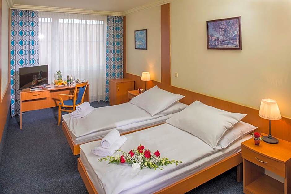 TOP HOTEL Praha