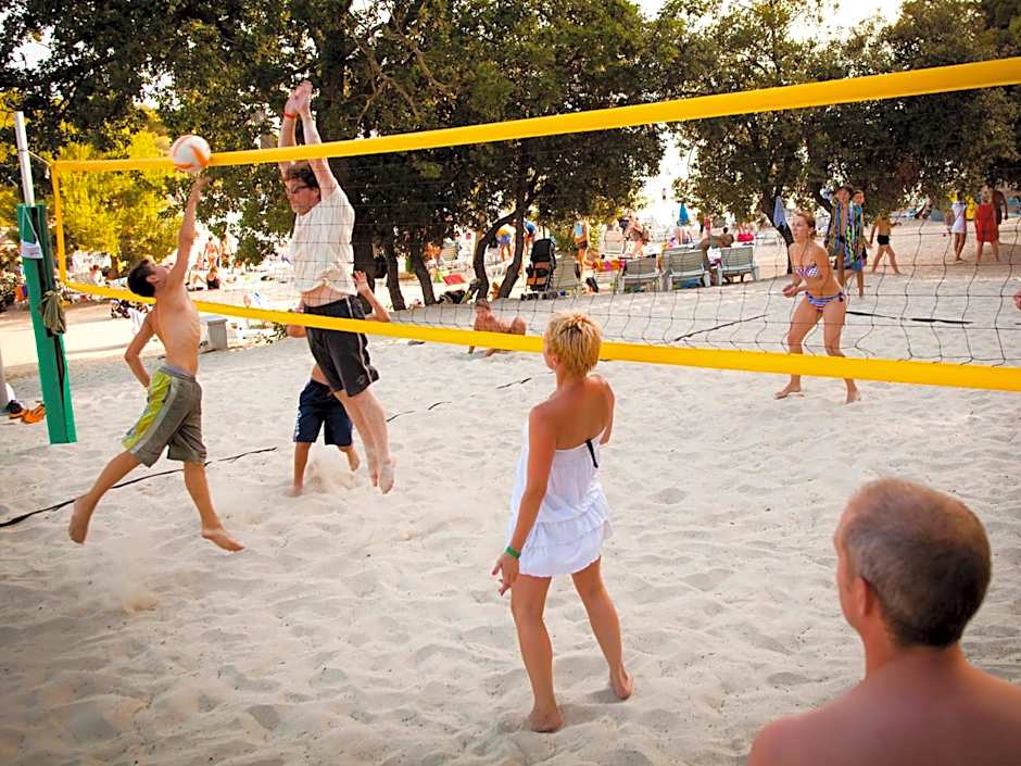 Pine Beach Pakostane - All Inclusive light