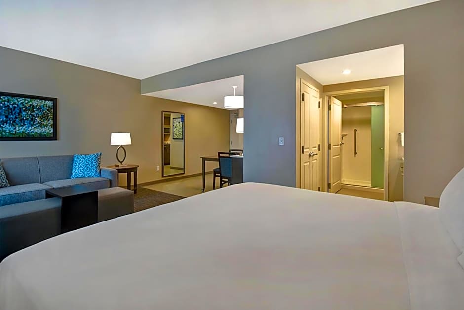 Homewood Suites by Hilton Orlando at FLAMINGO CROSSINGS Town Center