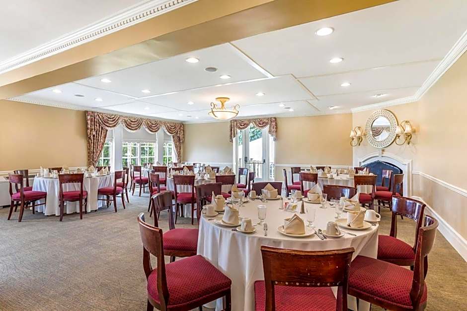 Traditions Hotel & Spa Johnson City - Binghamton, an Ascend Collection Hotel