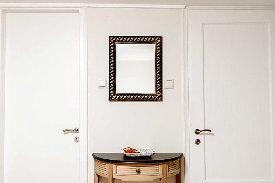 BEST HOUSE, CENTRAL APRTM., AGIOU NIKOLAOU, PATRA