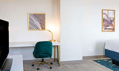 Queen Room with Two Queen Beds and Transfer Shower - Mobility Accessible