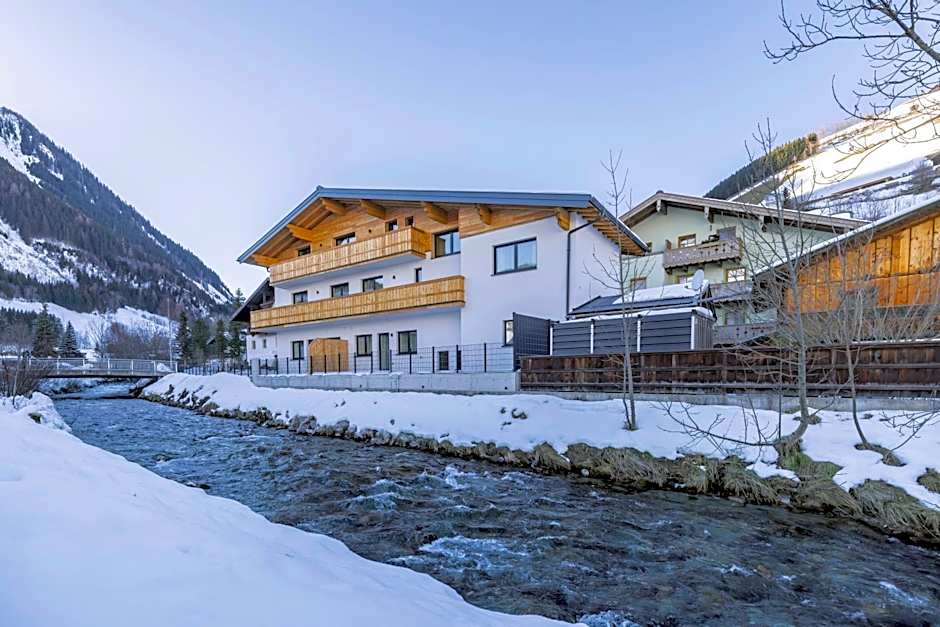 RIVERSIDE RAURIS APARTMENTS