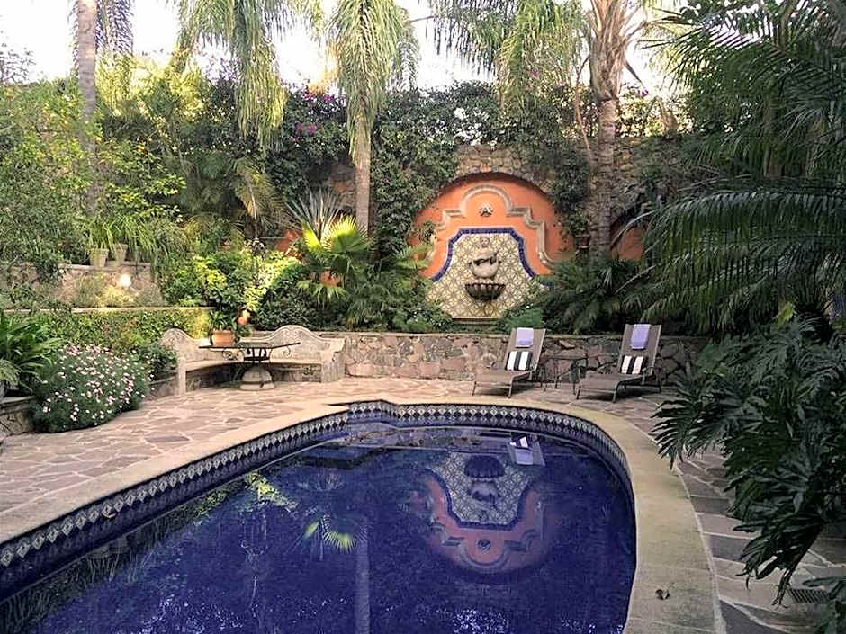 Hacienda del Lago Boutique Hotel