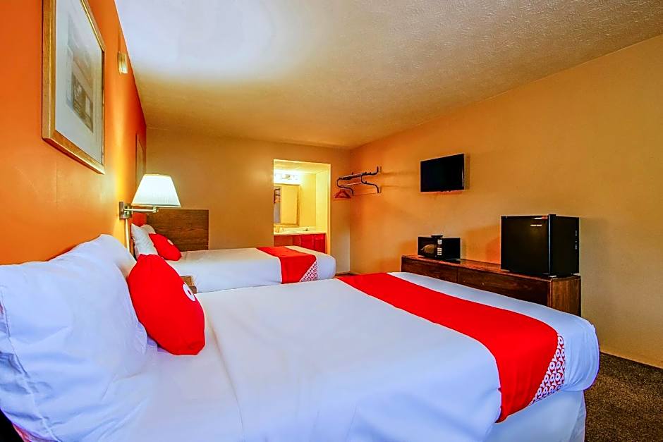 OYO Hotel Chapmanville Inn, WV - Hwy 119