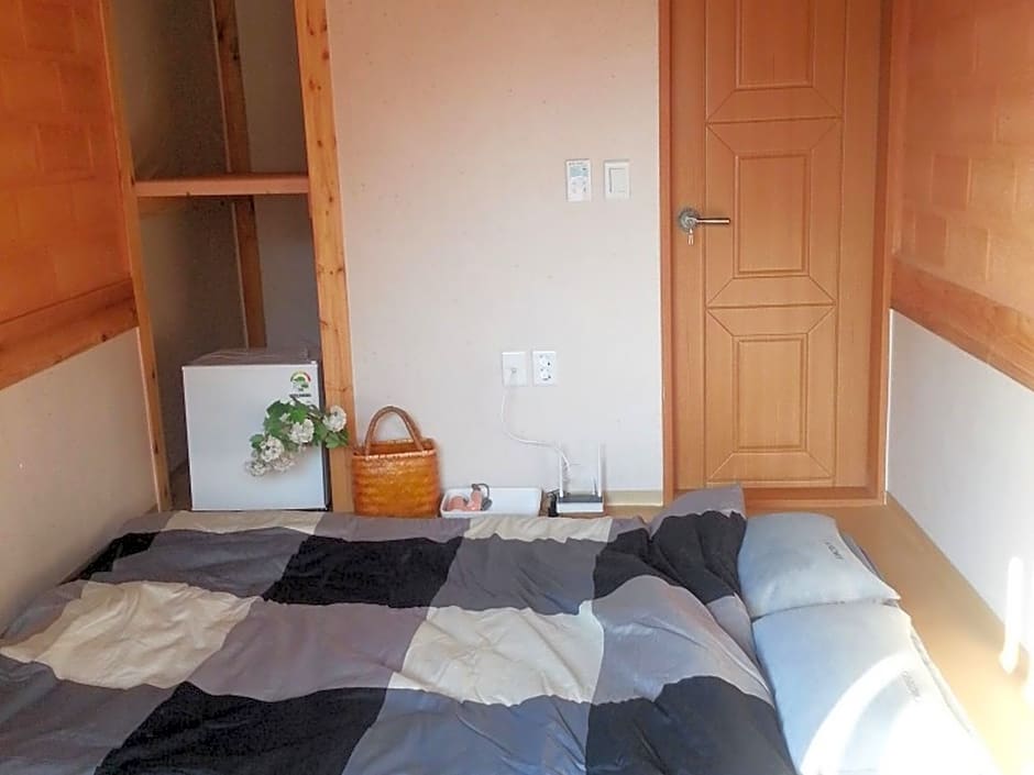 Happy Village Syeobul Hanok Pension