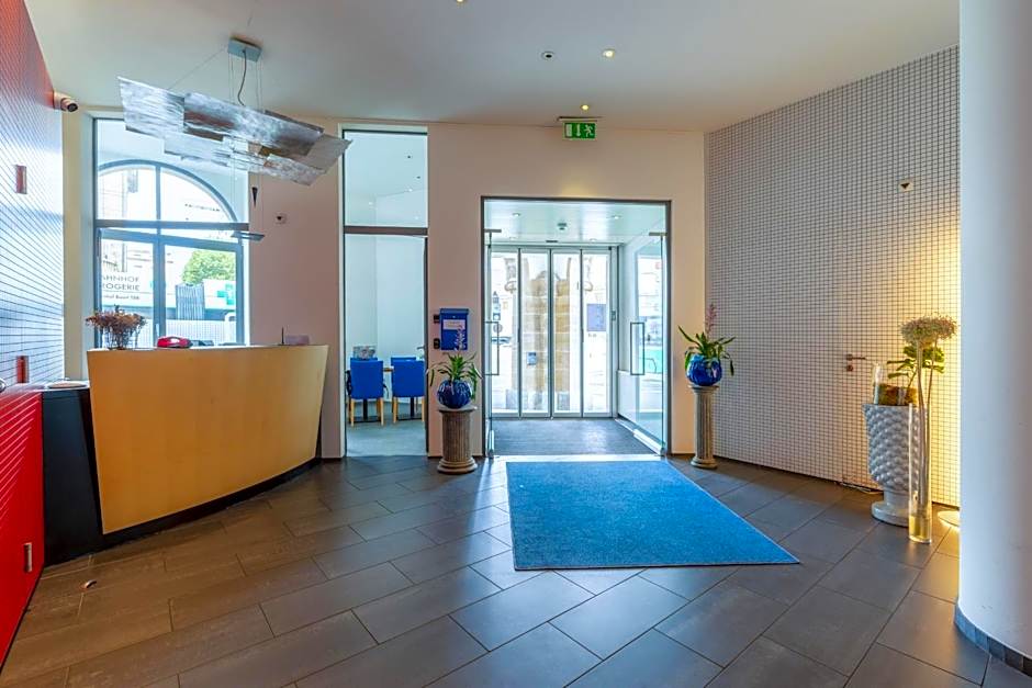 Royal Hotel - Urban Living