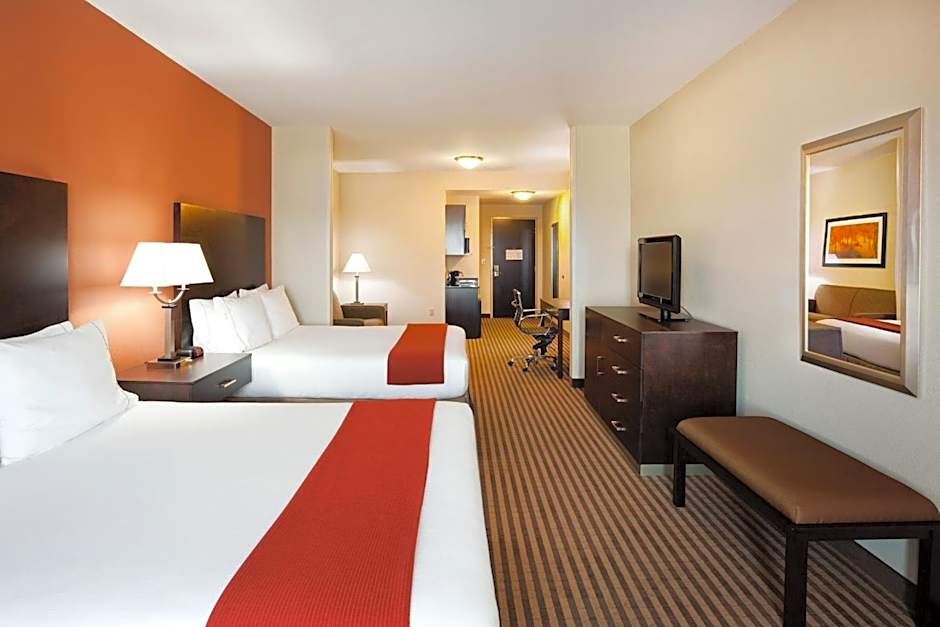 Holiday Inn Express Hotel & Suites Charlotte Southeast - Matthew By IHG