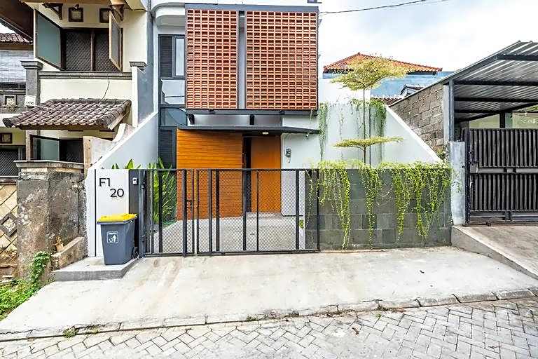 Feya Living Villa by Betterplace