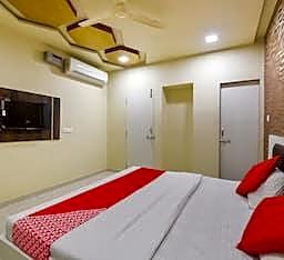 Super Hotel O Jagmohan Hotel