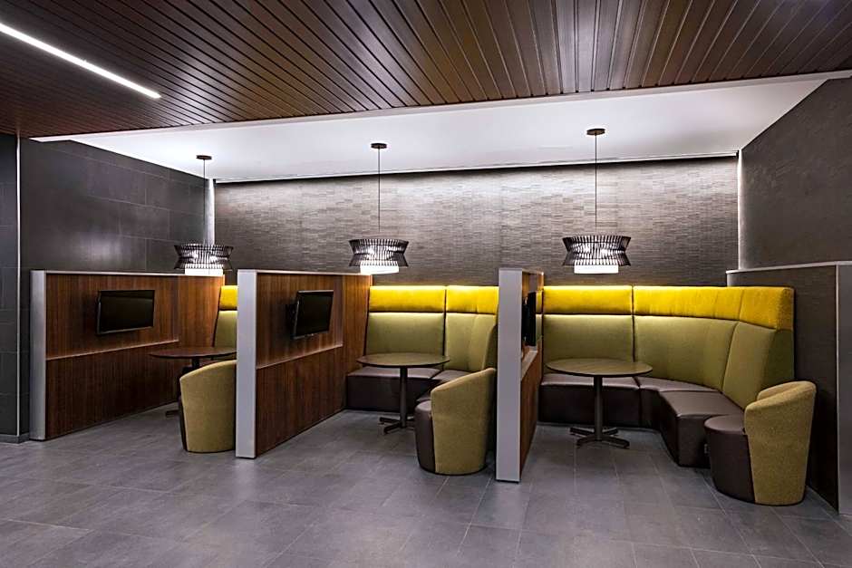 Courtyard by Marriott Dallas Grand Prairie