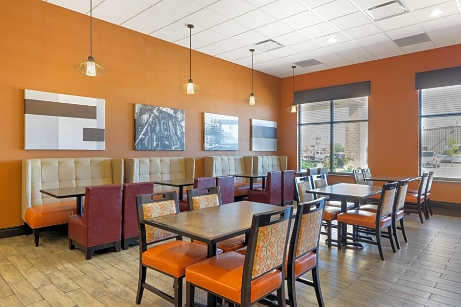 Best Western Plus North Platte Inn & Suites