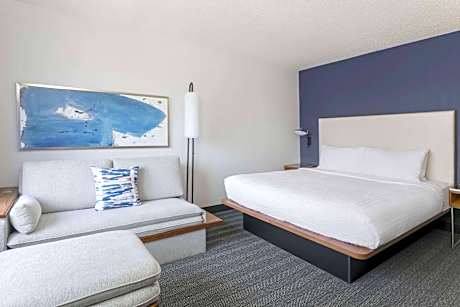 Guest room, King, Sofa bed, Balcony