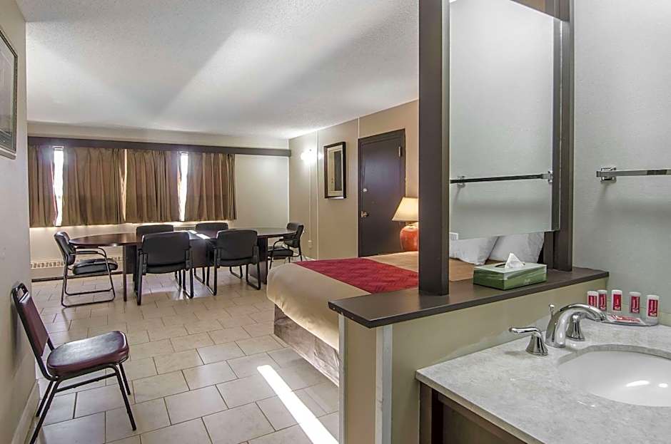 Econo Lodge Lloydminster