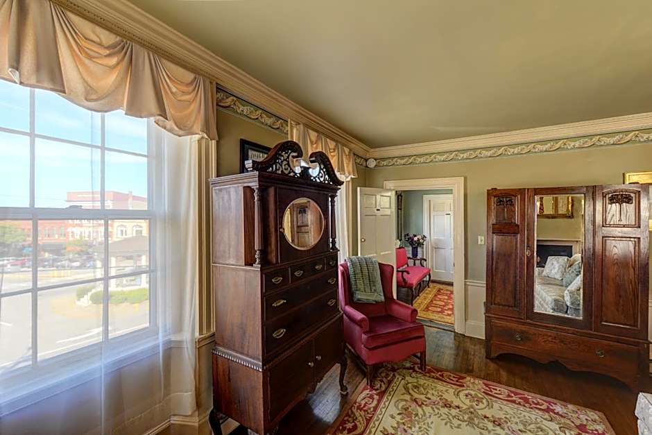 Inn by the Bandstand a Boutique Hotel