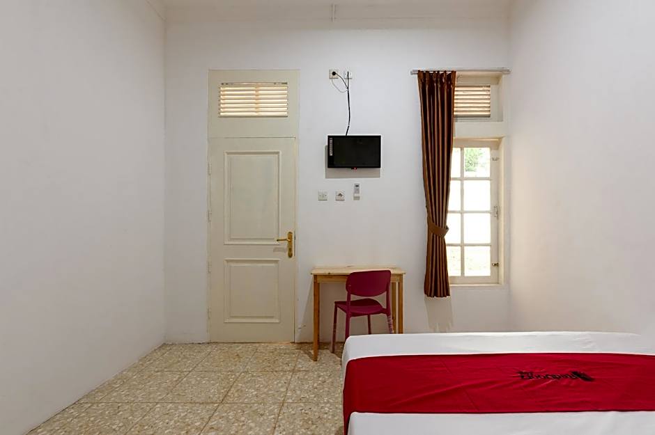 RedDoorz @ Kemang Dalam