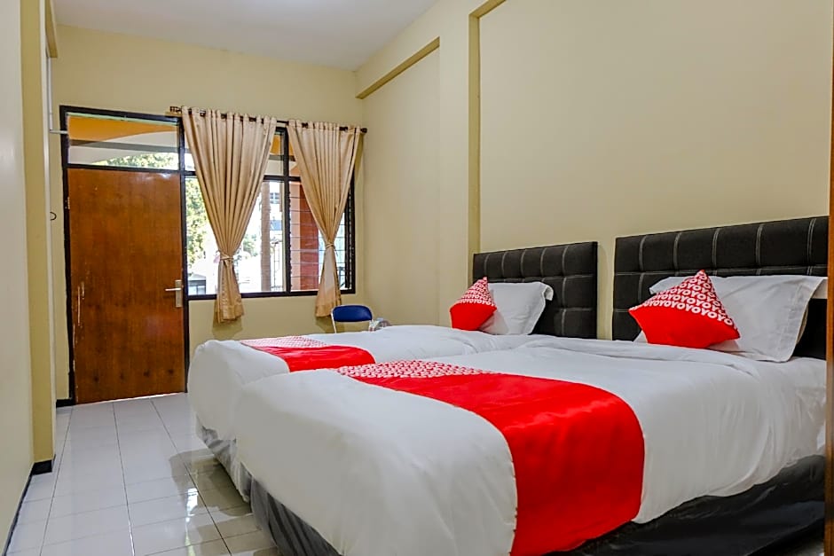 OYO 1342 Uniga Malang Family Residence