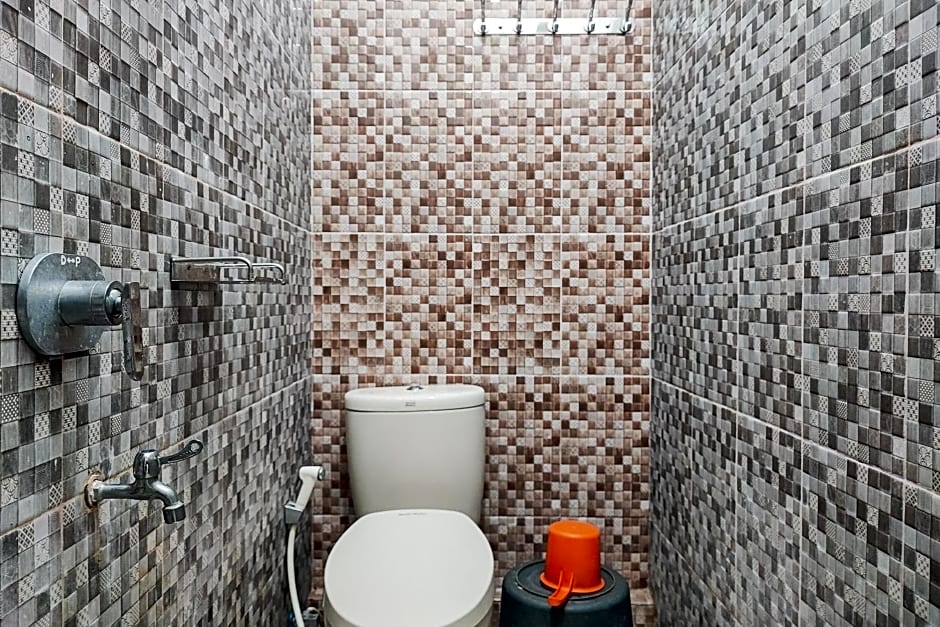 RedDoorz Syariah @ Penginapan Citra Alam 2