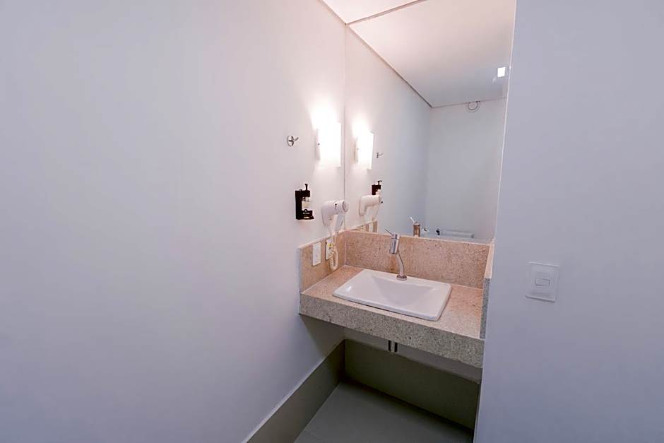 Slim Cuiabá Aeroporto by Slaviero Hotéis