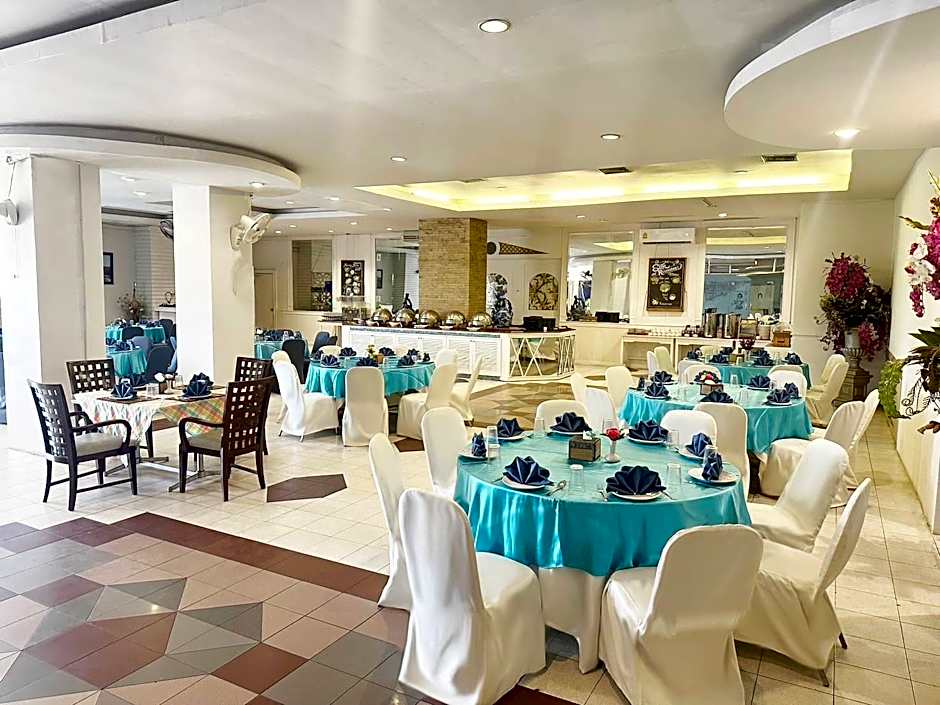 Ayothaya Riverside Hotel