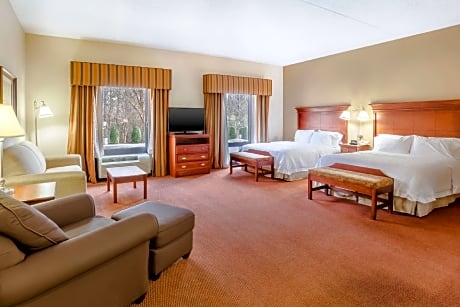 2 QUEEN MOBILITY ACCESS RI SHWR SUITE NOSMOK