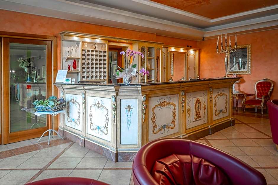 Hotel Confine
