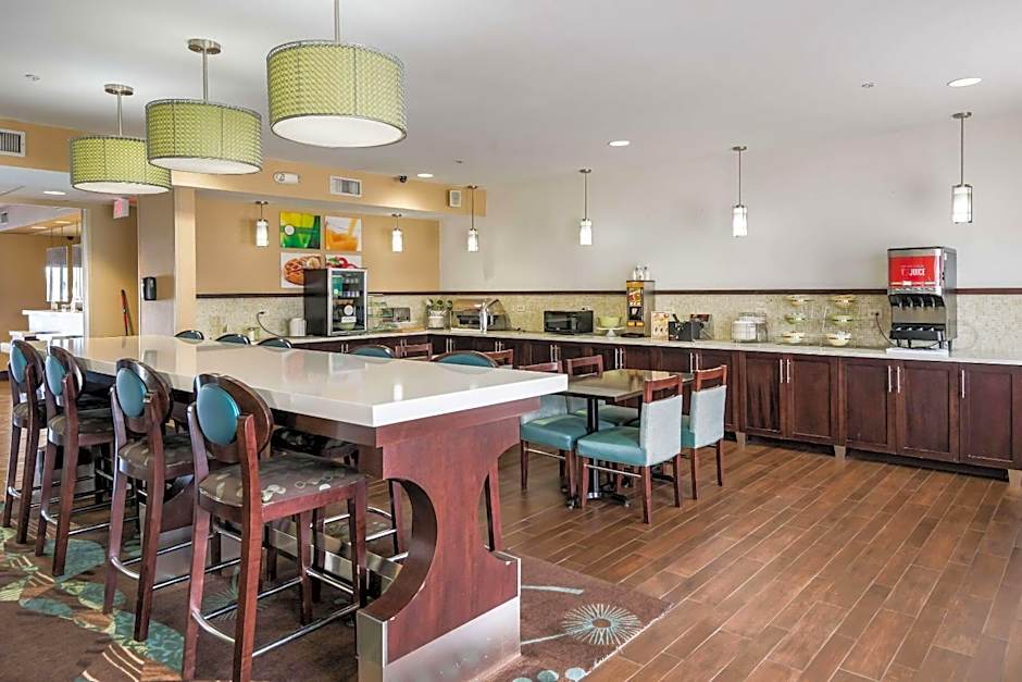 Quality Inn & Suites Quincy - Downtown