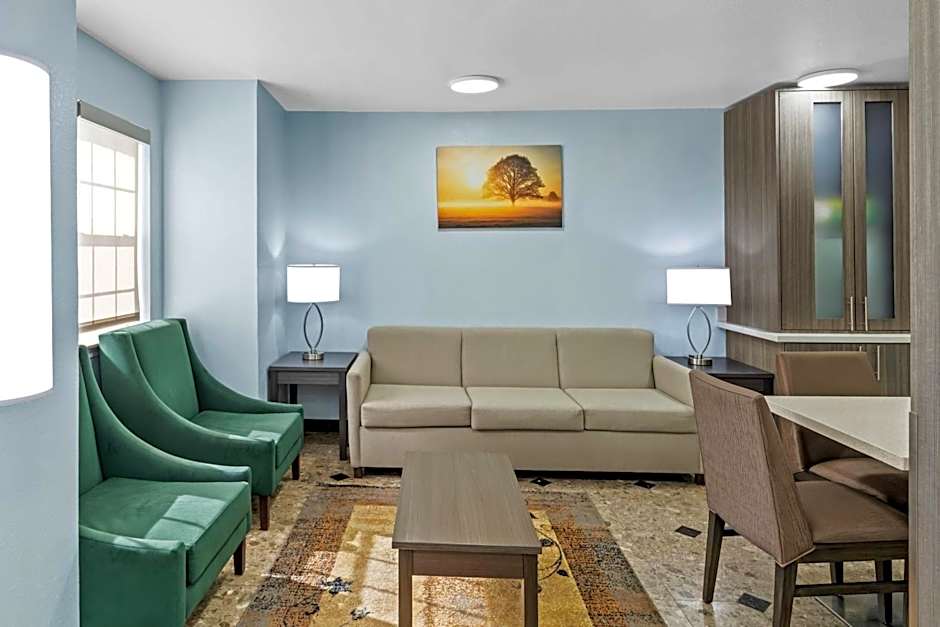 Quality Inn & Suites North Mesquite I-30