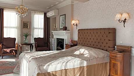 Junior Garden View Suite