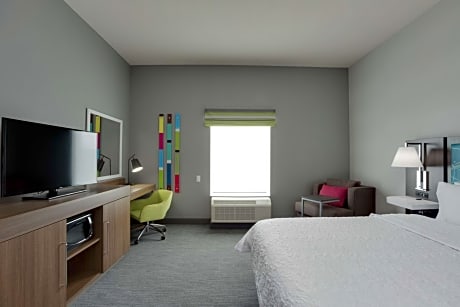 King Room with Roll-In Shower - Mobility Access/Non-Smoking