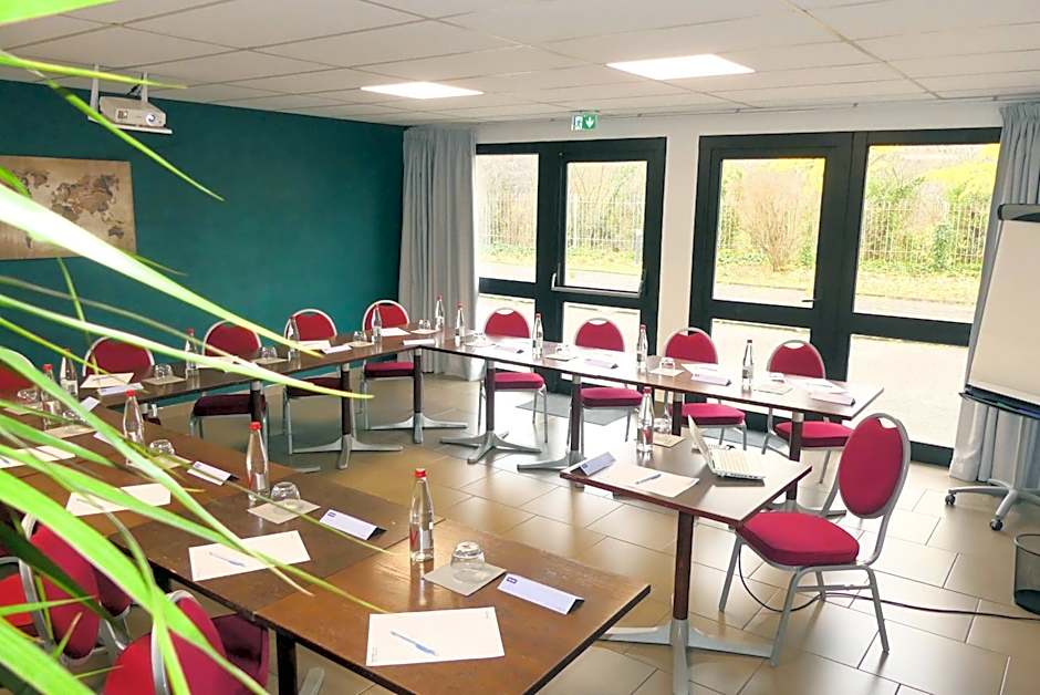 Kyriad Lyon Sud - Saint Genis Laval