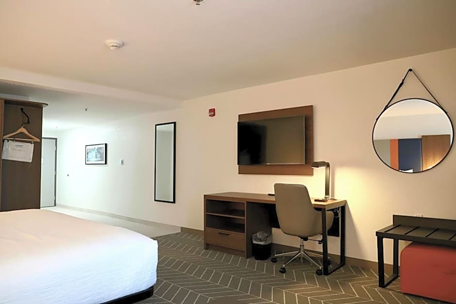 La Quinta Inn & Suites by Wyndham Auburn - University Area