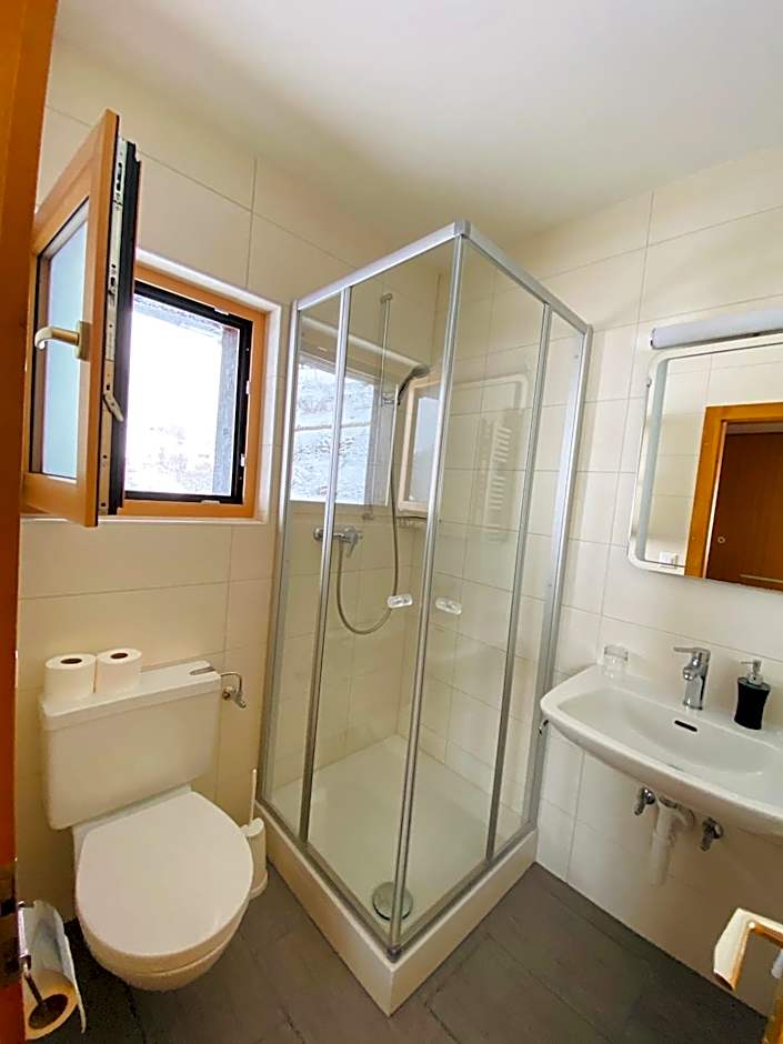 Qi-Lin Hotel Restaurant