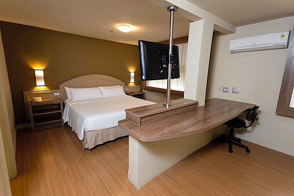 Master Porto Alegre Hotel - Av Carlos Gomes, Proximo ao Consulado Americano