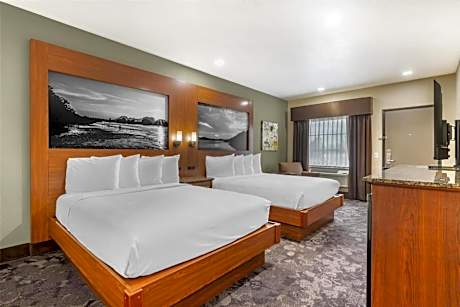 Queen Room with Two Queen Beds and Mobility Accessible Roll-In Shower