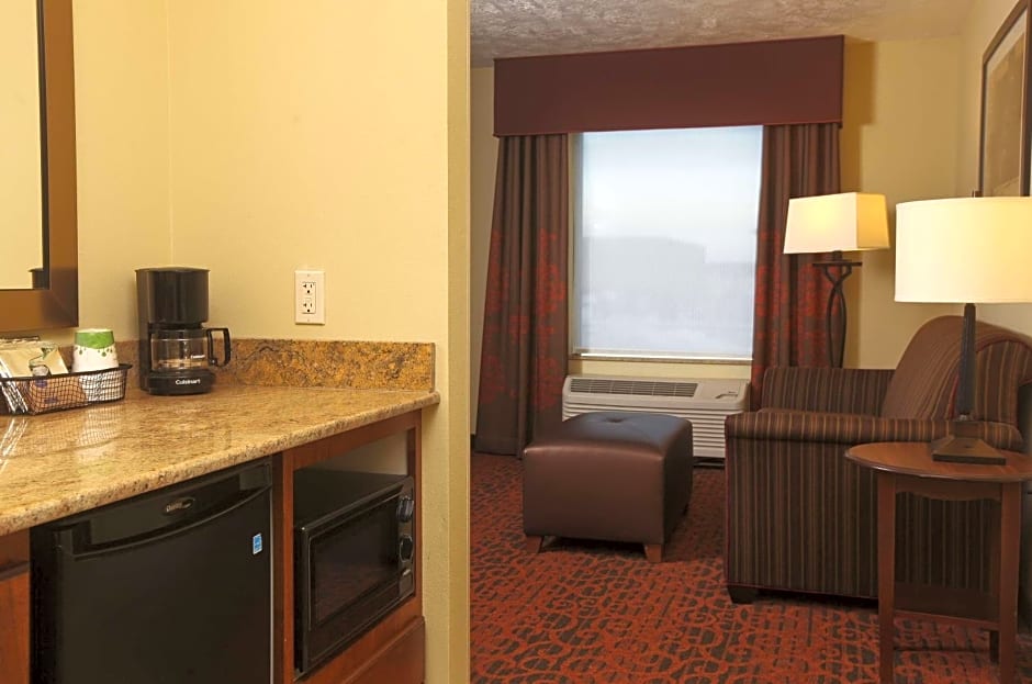 Hampton Inn By Hilton & Suites Fargo