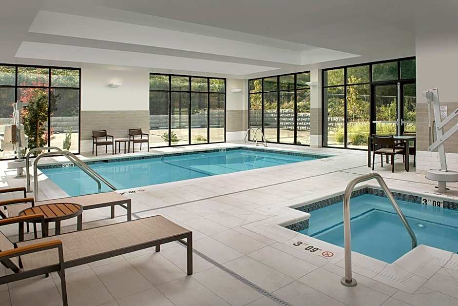 Courtyard by Marriott Portland East