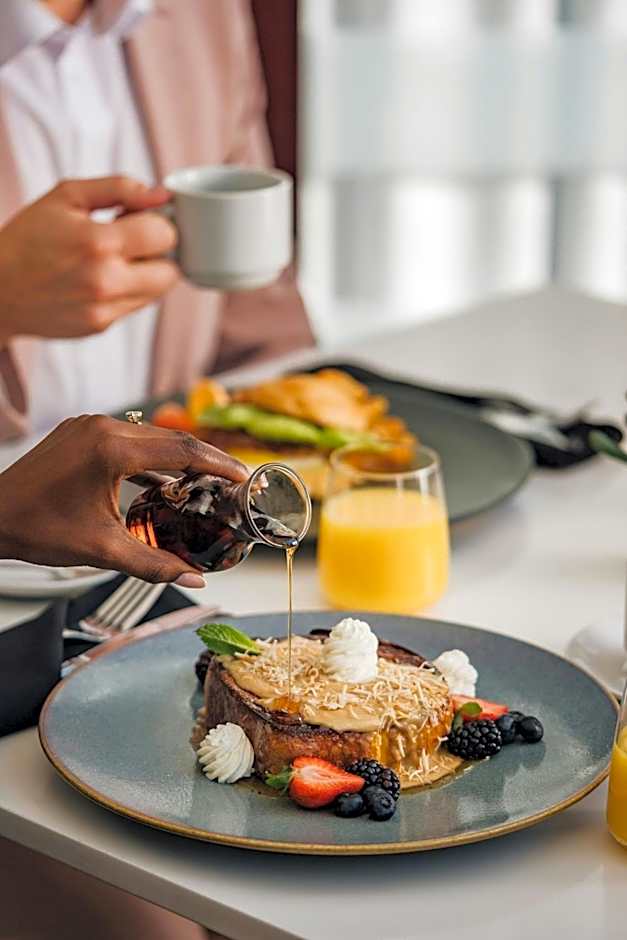 Sheraton Montreal Airport Hotel