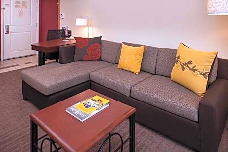 King Studio with Sofa Bed