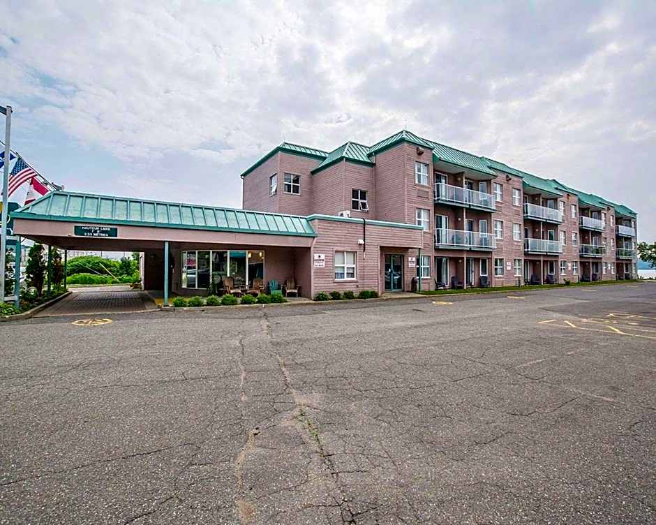 Quality Suites Ste Anne De Beaupre