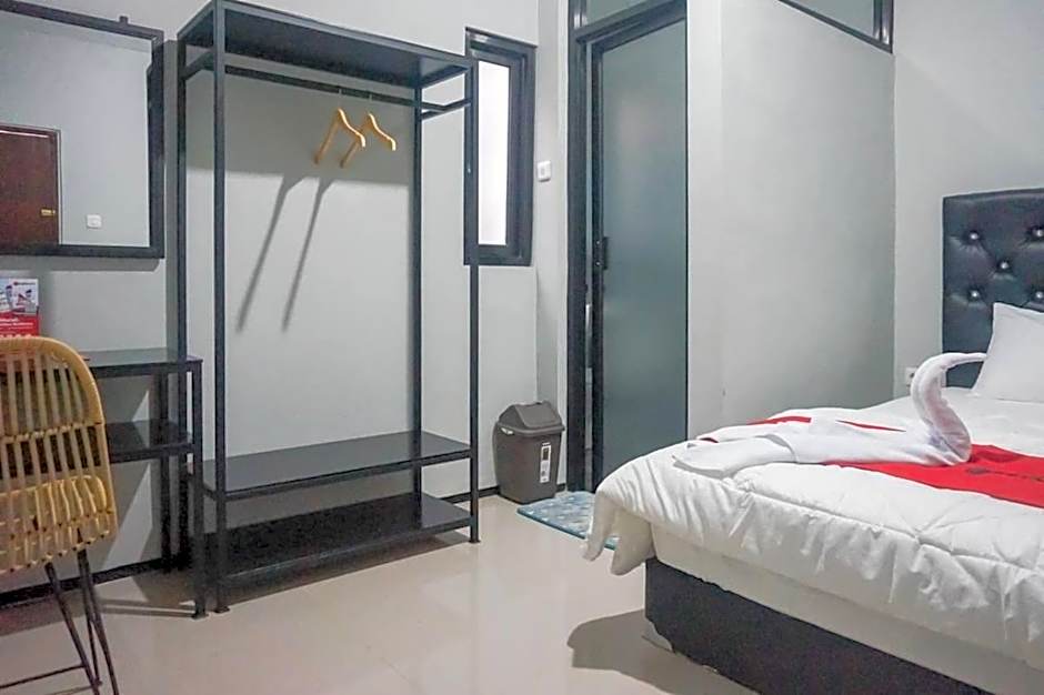 RedDoorz Plus @ Kalpataru