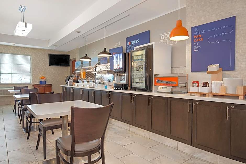 Holiday Inn Express Hotel & Suites Barrie By IHG
