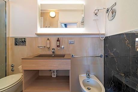 Standard Family Room (2 Adults + 2 Children)