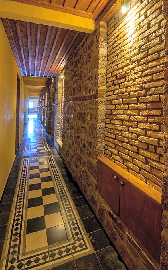 Pigi Tarlampa Hotel