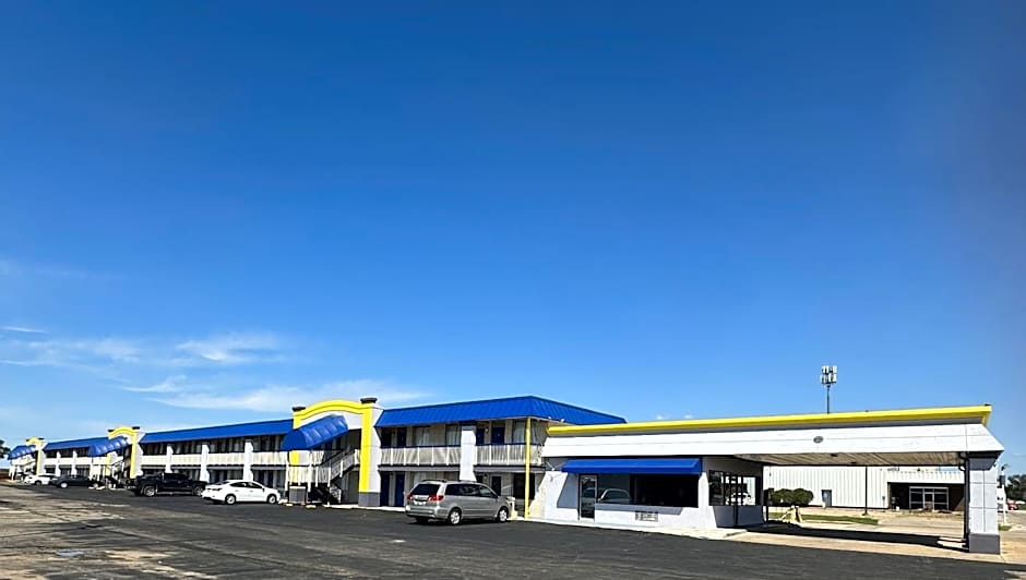 Days Inn by Wyndham Salina South